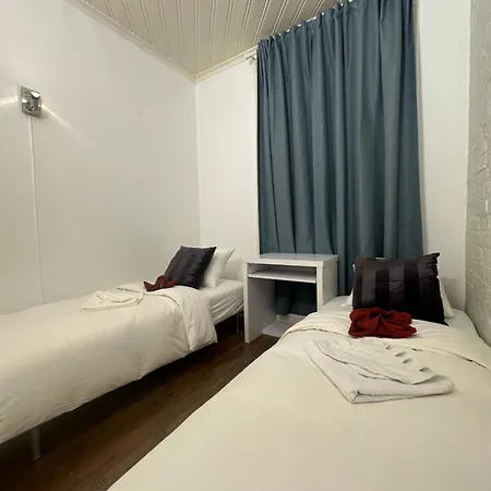 The Station Central بيت ضيافة *