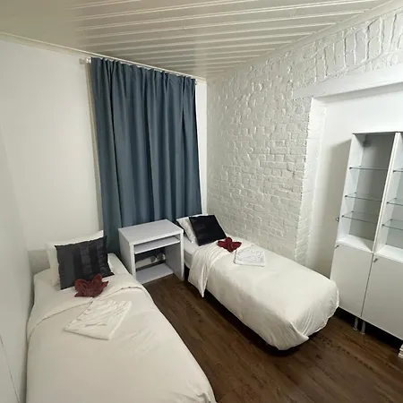 The Station Central بيت ضيافة *